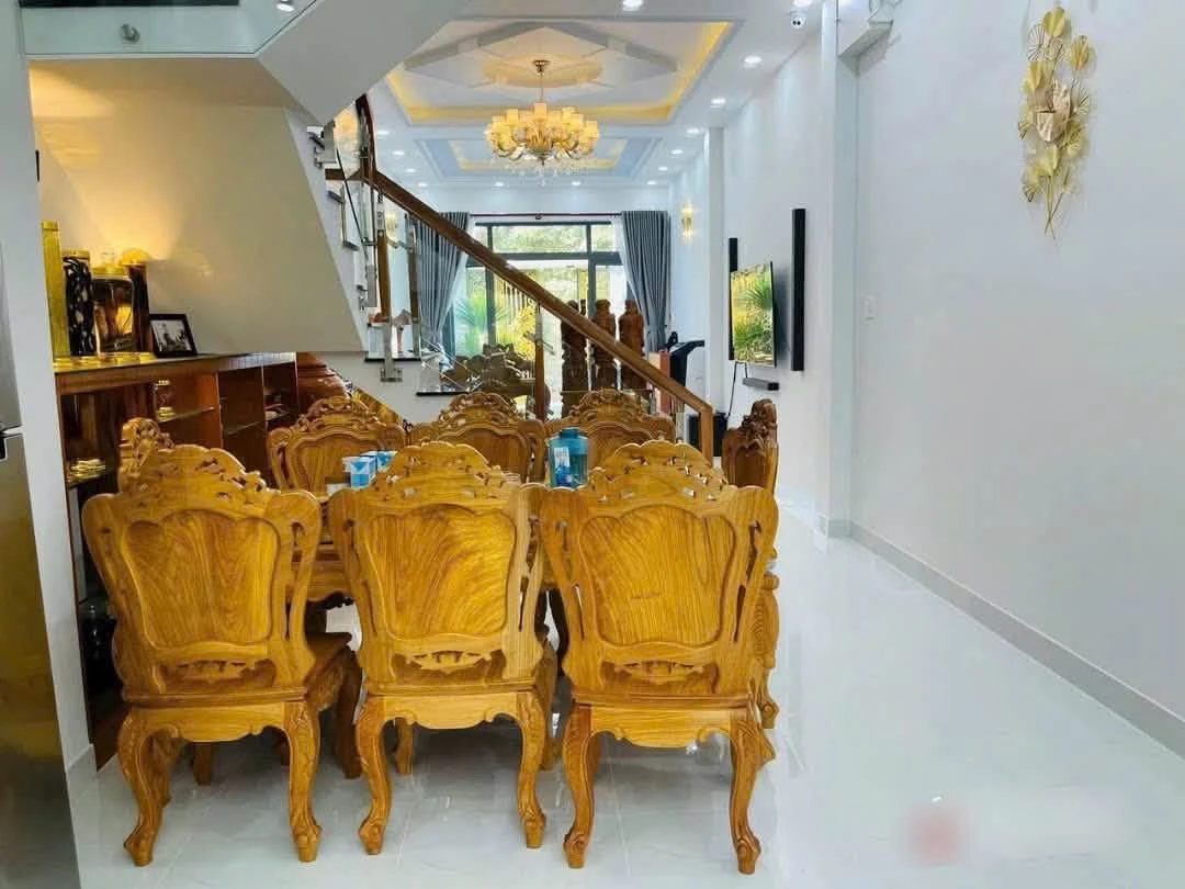 Bán nhà phố mặt tiền Linh Tây 106m², 3 tầng, giá 9,8 tỷ, Thủ Đức - Ảnh thu nhỏ 2