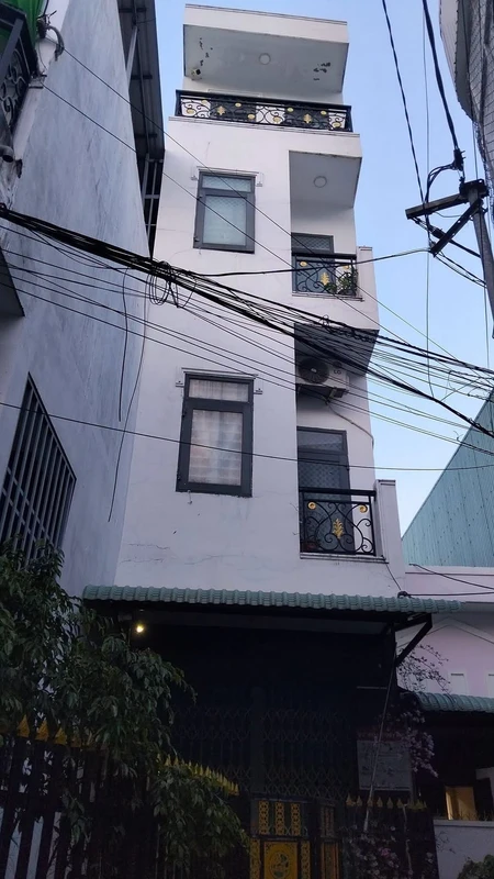 Bán nhà 3 mê 117m2, 3PN 3WC hẻm gần siêu thị Go, Quy Nhơn giá 3 tỷ