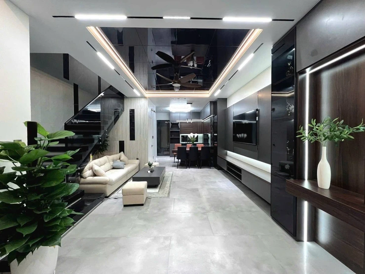 Bán nhà 4 tầng 4PN 61m² đối diện Học Viện Hành Chính TP.HCM 14 tỷ - Ảnh thu nhỏ 2