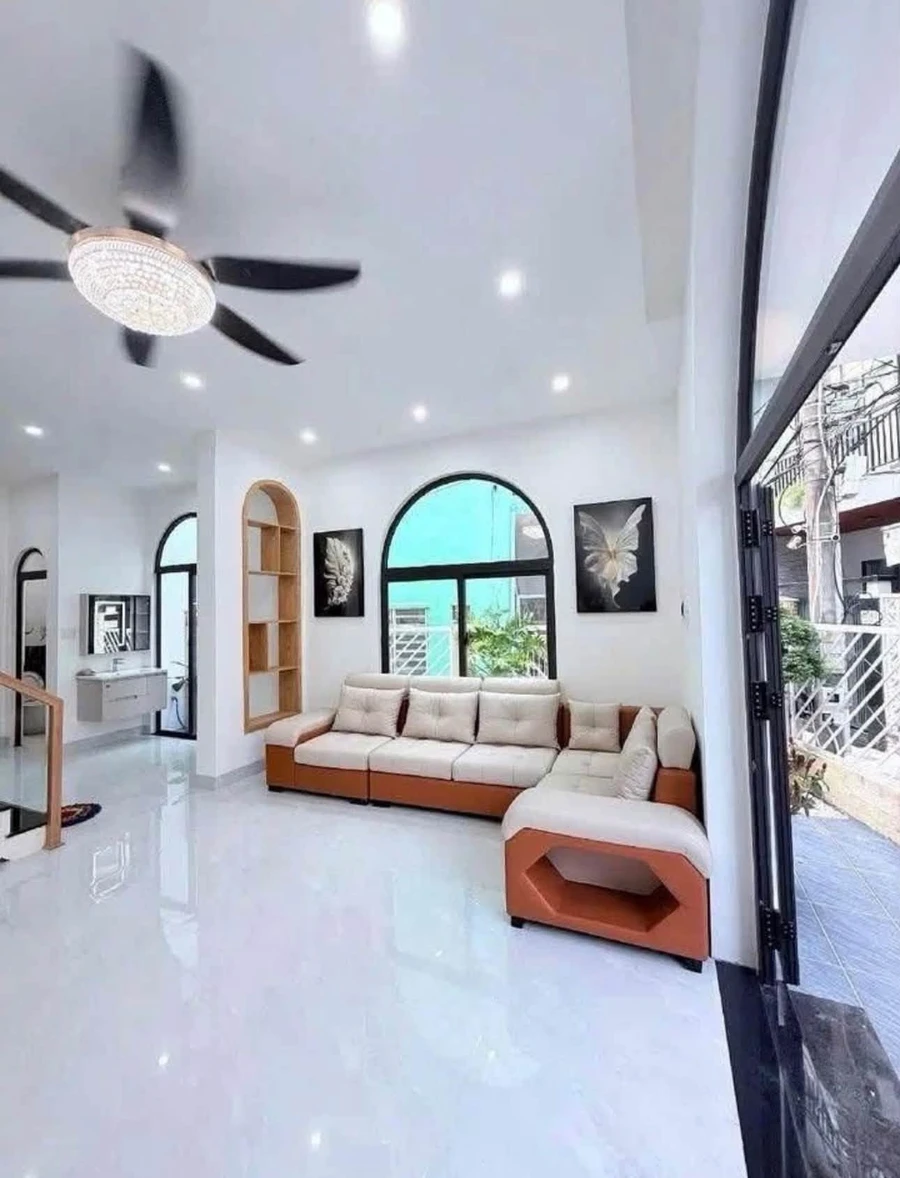 Bán biệt thự mini 2 tầng 110m² ngang 7m, giá 4 tỷ gần biển - Ảnh thu nhỏ 2