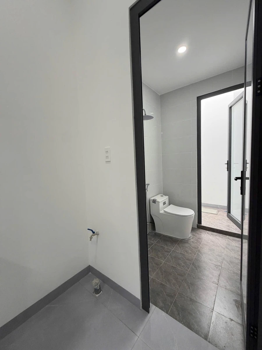 Bán nhà phố 2PN 2WC, 71m² full nội thất, Bình Tân, 3 tỷ 999 - Ảnh thu nhỏ 3