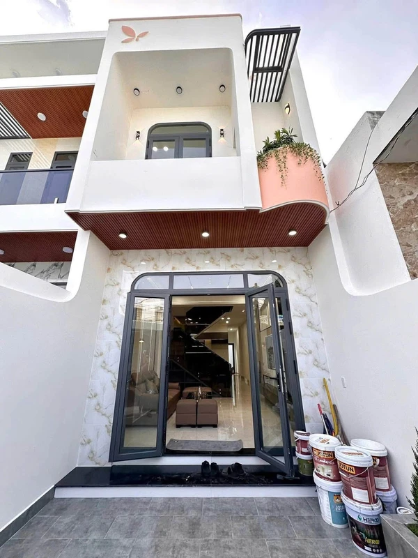 Bán nhà lầu 90m2 gần KDL Bửu Long, Biên Hòa