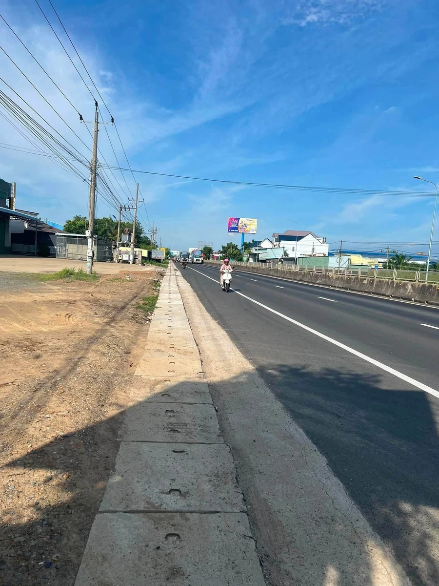 Bán đất QL1A Hàm Mỹ 573m2, 300 thổ cư - Ảnh thu nhỏ 3