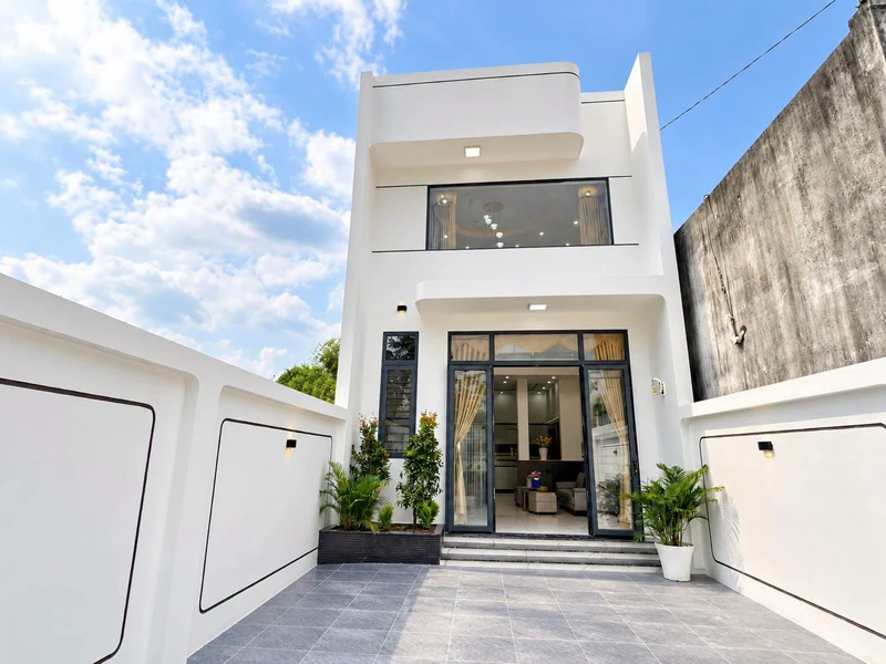 Bán nhà gác lửng mặt tiền Nguyễn Văn Linh, Phường Long Hoa, Tây Ninh, 3 phòng ngủ, giá 2,39 tỷ