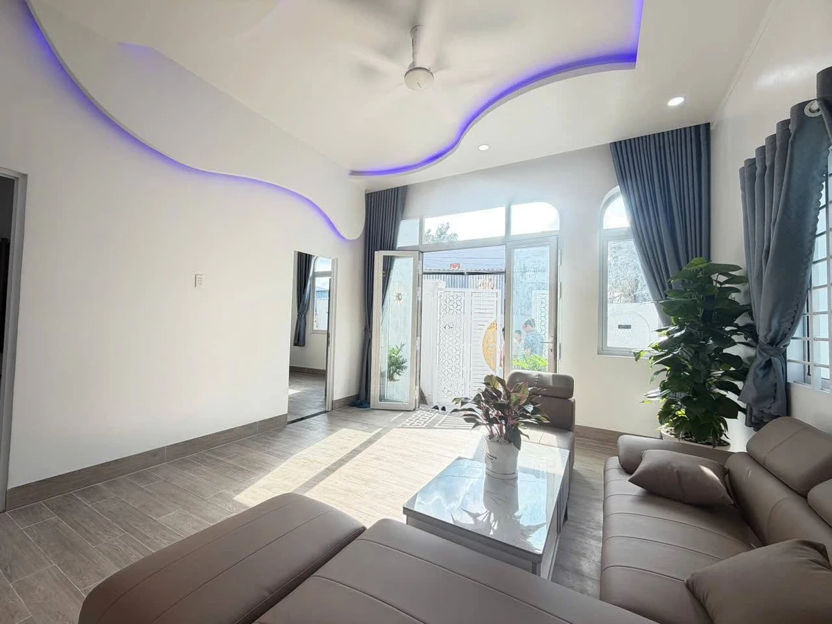 Bán nhà 3 phòng ngủ 122m² gần Nguyễn Huệ, 2.1 tỷ - Ảnh thu nhỏ 5
