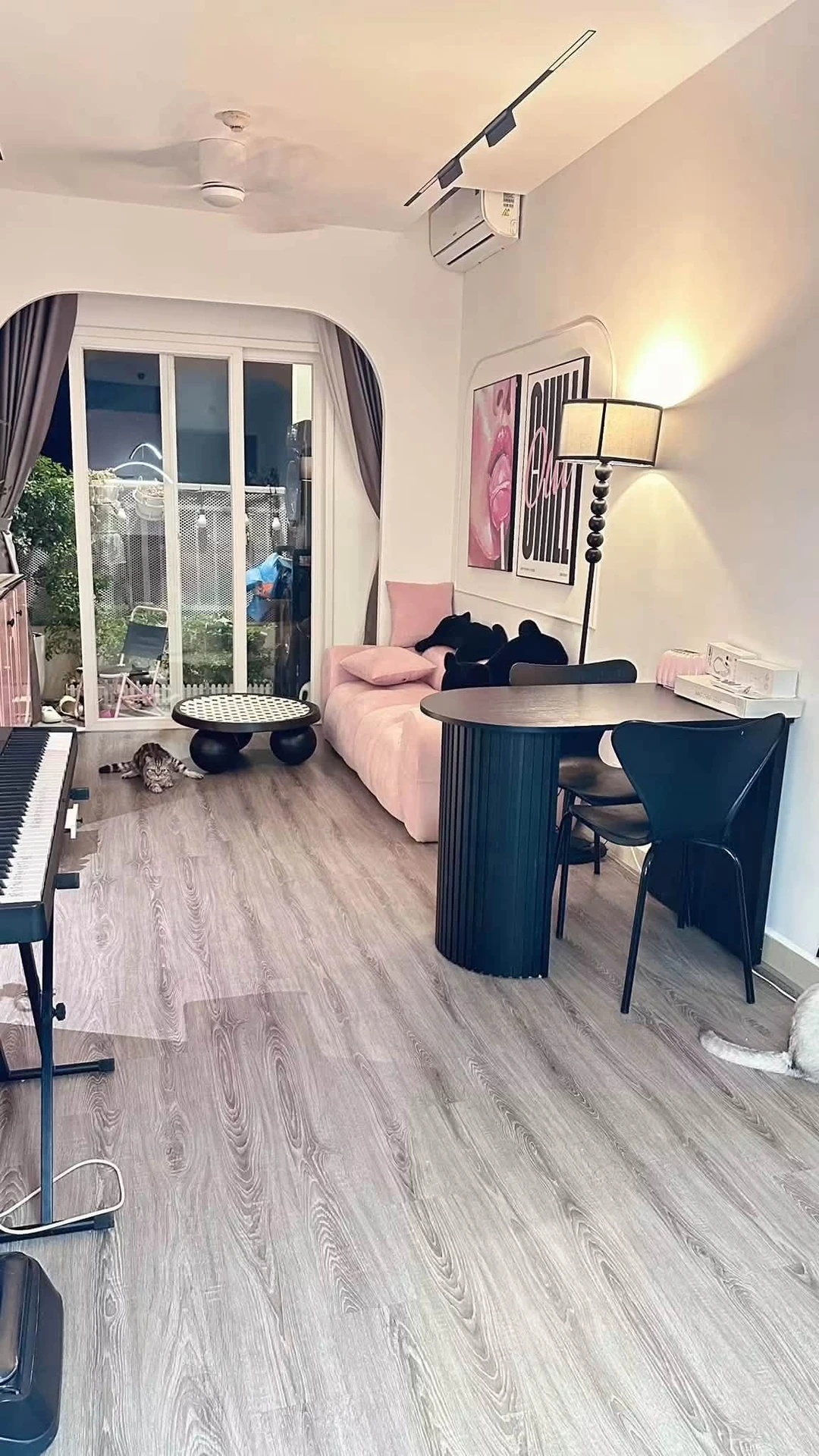 Bán căn hộ 2 phòng 52m2 Quảng Ninh 1,95 tỷ - Ảnh 1