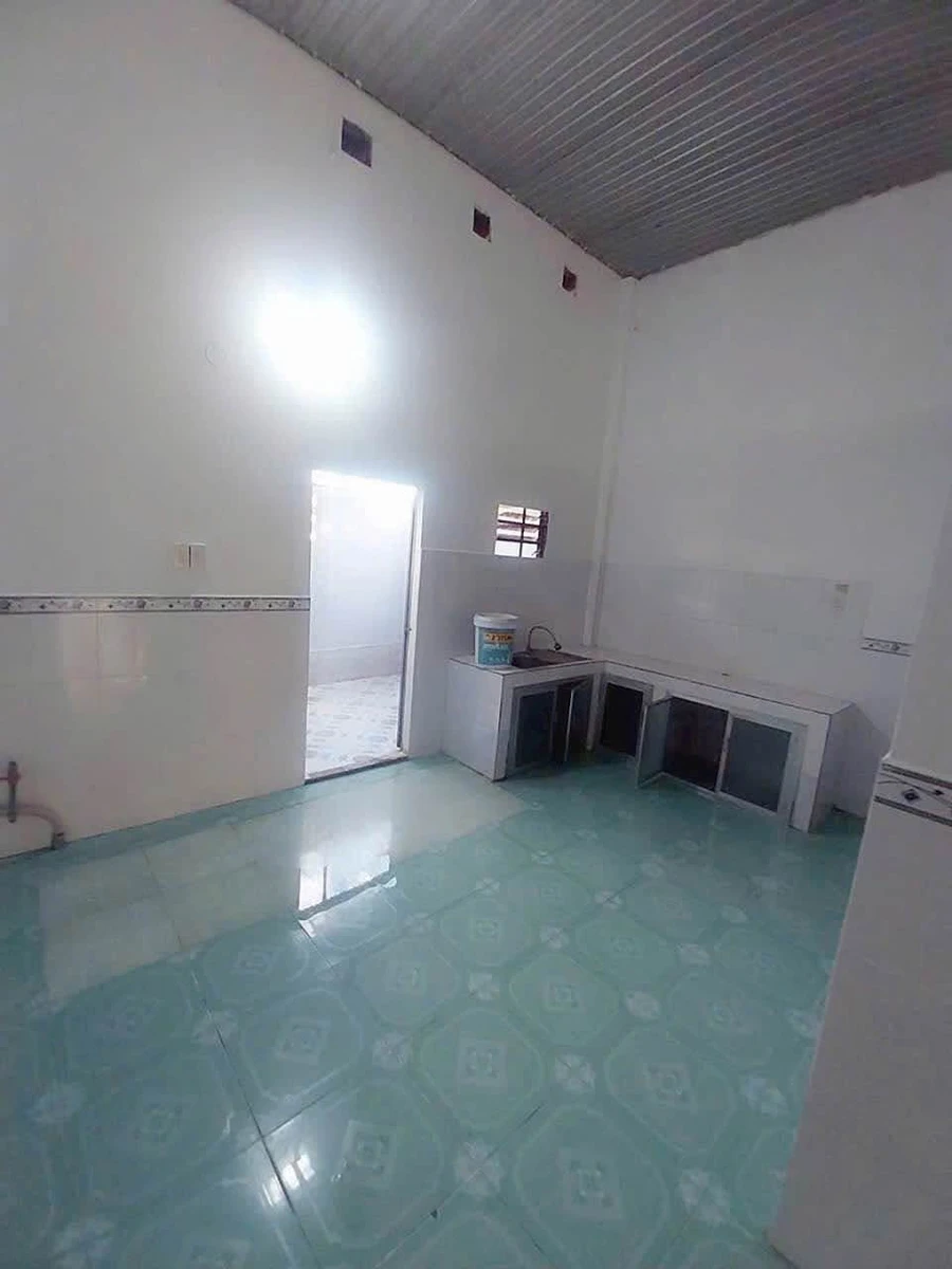 Bán nhà 2 phòng ngủ 100m² sát chợ Thanh Hóa, Quận 12 - Ảnh thu nhỏ 2