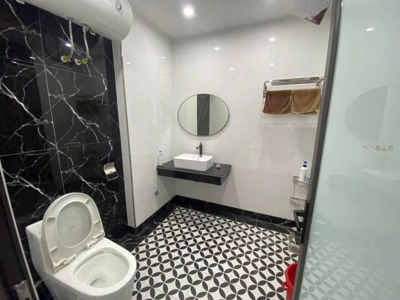 Cho thuê nhà 4 tầng 4PN tại khu Văn Cao, 45m2, 12tr/tháng