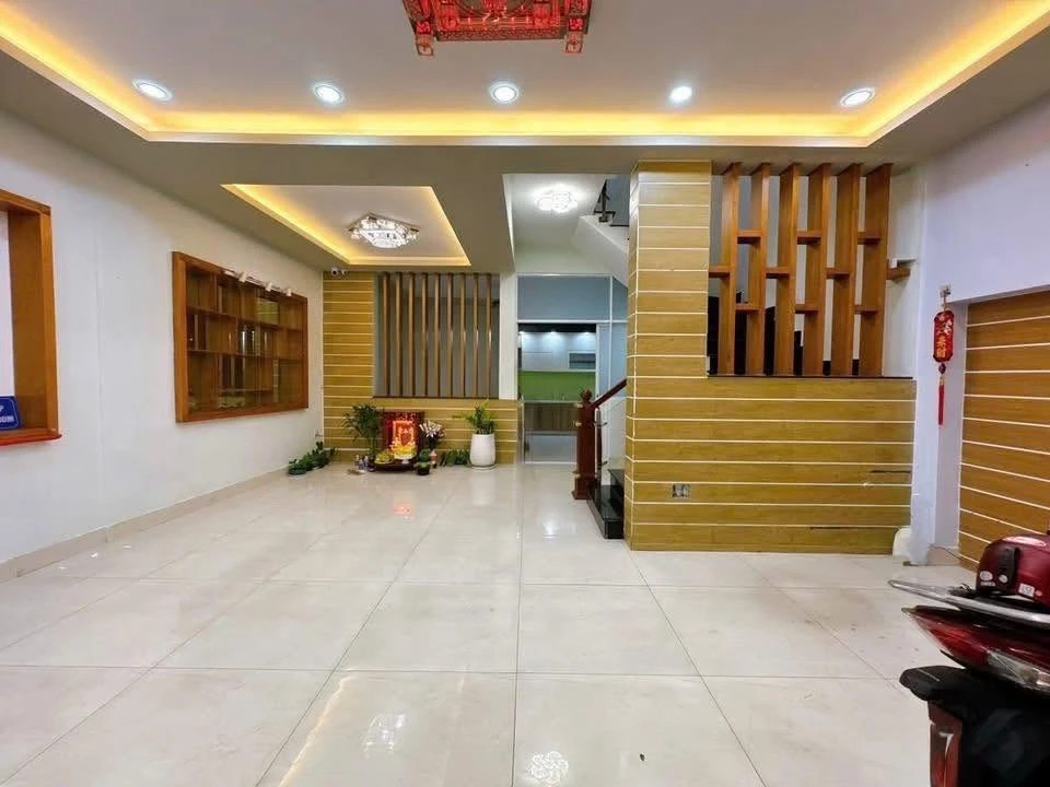 Bán nhà mặt tiền Cộng Hòa, 4 tầng, 5PN, 84m2, 24 tỷ - Ảnh thu nhỏ 4