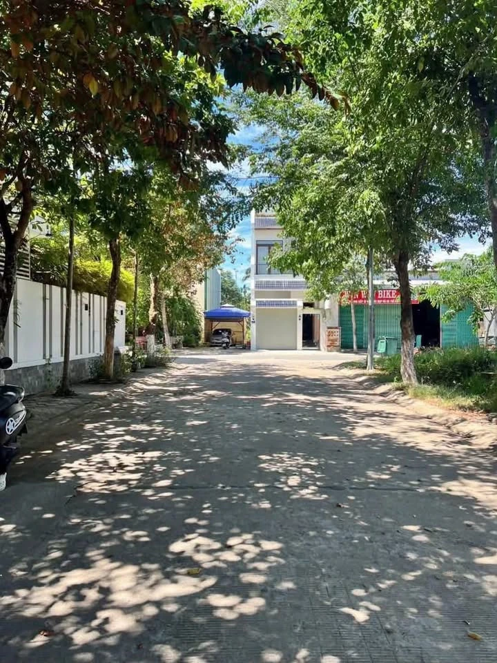 Bán đất 96,75m² Phan Đình Phùng Quảng Ngãi, giá 1,9 tỷ - Ảnh 1