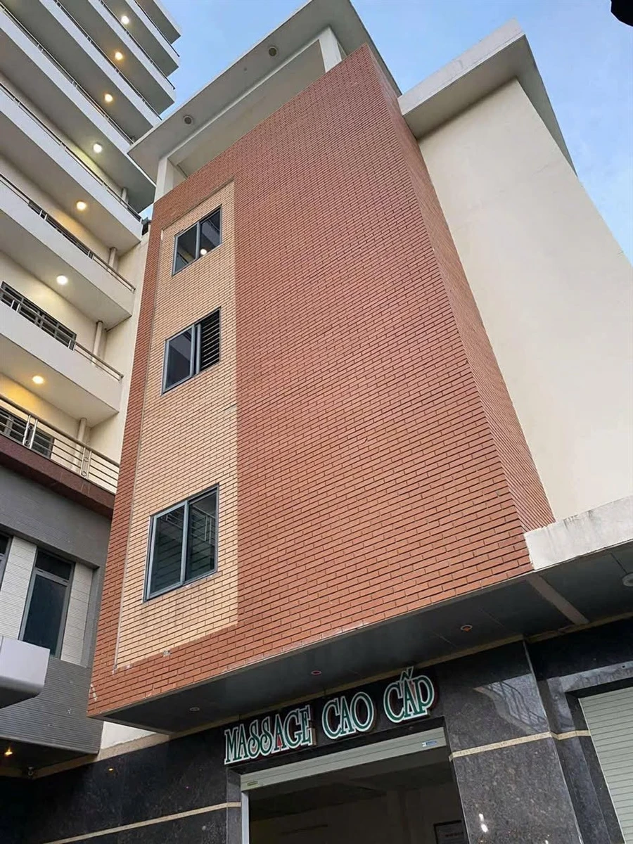 Sang nhượng khách sạn 3 sao 70 phòng Vinh 45.5 tỷ - Ảnh thu nhỏ 4