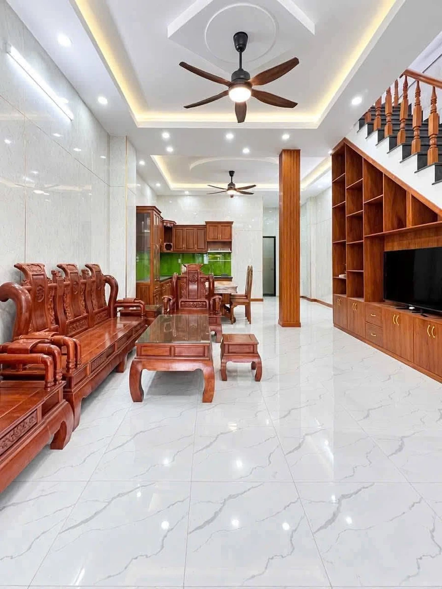 Bán nhà sổ hồng riêng hoàn công 120m2, 4 phòng ngủ, giá 5 tỷ tại Bình Nhâm - Ảnh 1