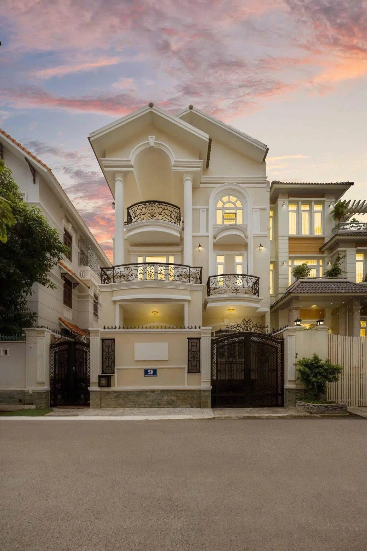 Bán biệt thự hồ bơi riêng 163,4m² hầm 3 tầng An Phú Quận 2 giá 47 tỷ - Ảnh 1