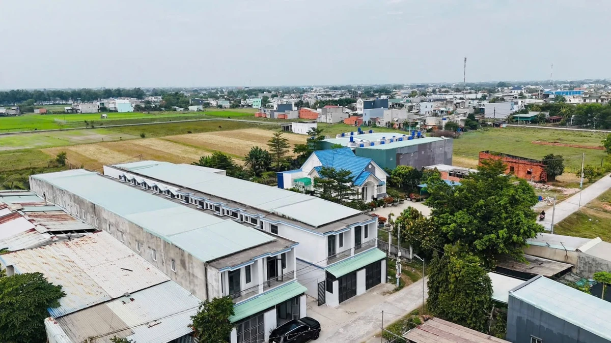 Bán nhà 1 trệt 1 lầu 4x10m, sổ hồng riêng, đường Nguyễn Văn Bứa, Hóc Môn, giá 620 triệu - Ảnh 1