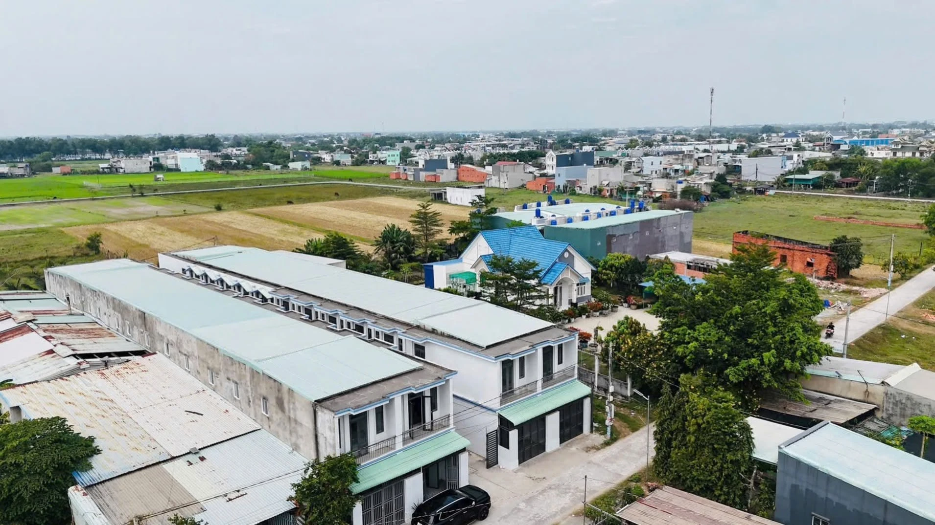 Bán nhà 1 trệt 1 lầu 4x10m, sổ hồng riêng, đường Nguyễn Văn Bứa, Hóc Môn, giá 620 triệu - Ảnh 1
