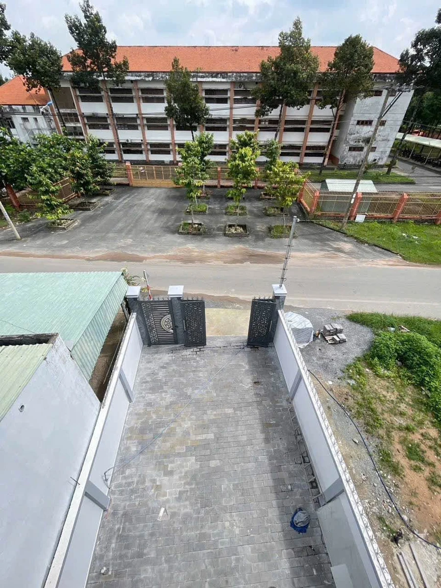 Bán nhà mặt tiền 1 trệt 2 lầu Thủ Dầu Một 98m² 3 tỷ 950 triệu - Ảnh thu nhỏ 2