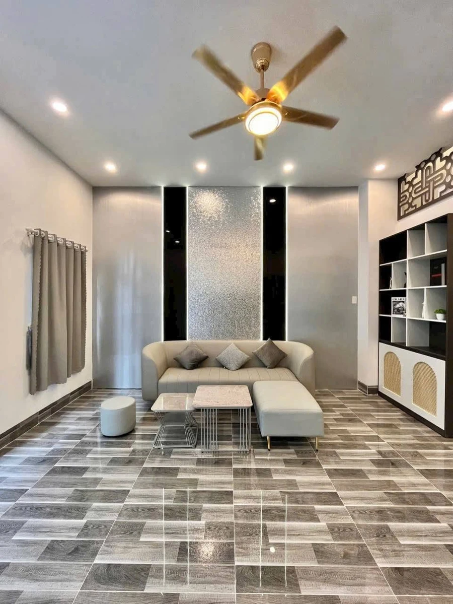 Bán nhà trệt lầu hẻm Lâm Quang Ky, Rạch Giá, An Giang, 4,7x9,2m, giá 1,75 tỷ - Ảnh thu nhỏ 3