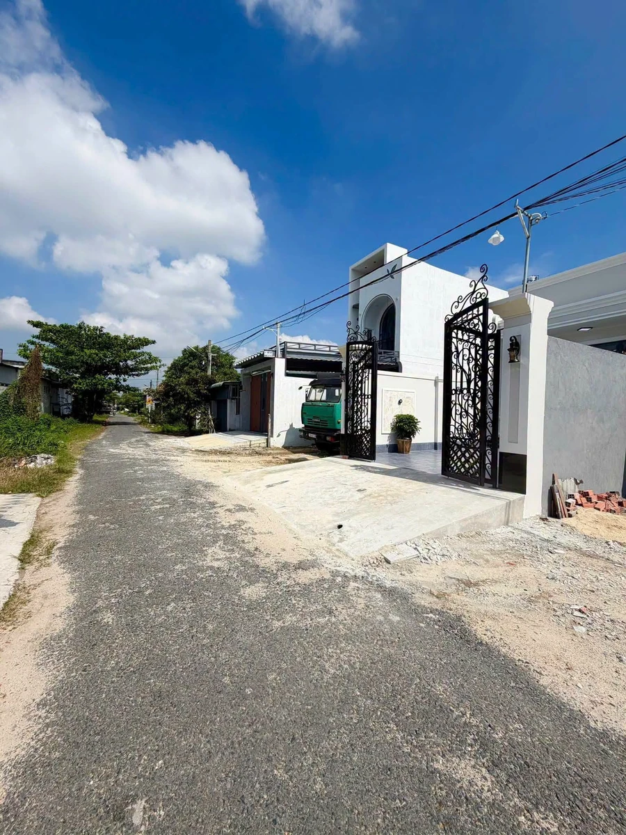 Bán nhà tân cổ điển 4,8x30m full thổ cư hẻm Trịnh Phong Đáng, Long Hoa, Tây Ninh - Ảnh thu nhỏ 2