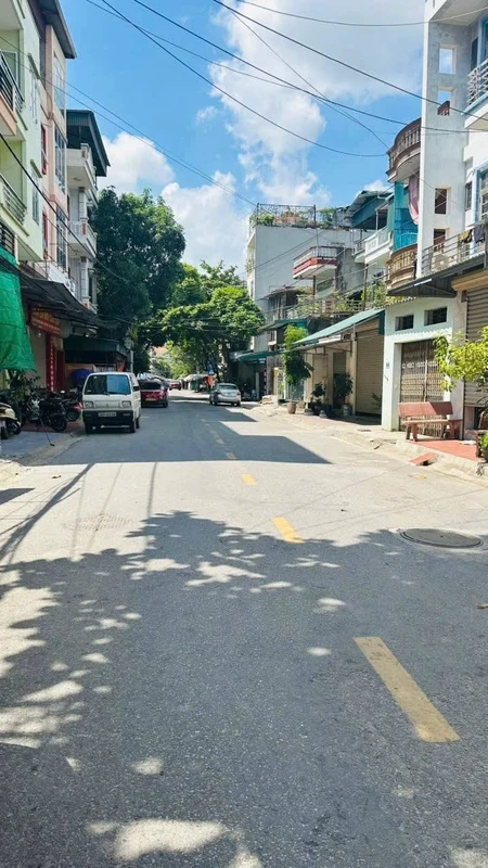 Bán nhà 3 tầng lô góc 56m2 ngõ phố Hoàng Diệu, Phường Cẩm Thượng, Hải Dương