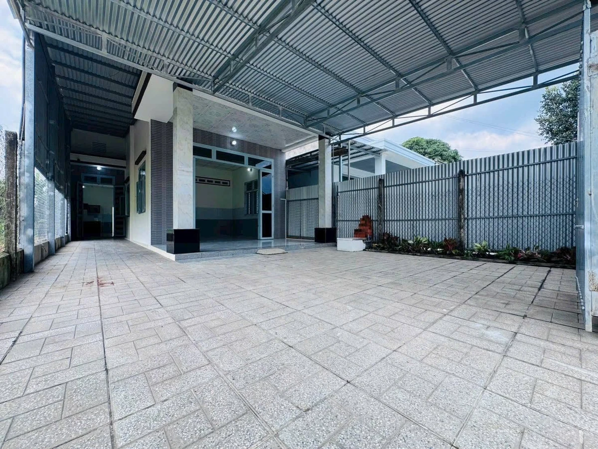 Bán nhà mặt tiền 3 phòng ngủ 100m² Bình Tân 1,55 tỷ - Ảnh thu nhỏ 3