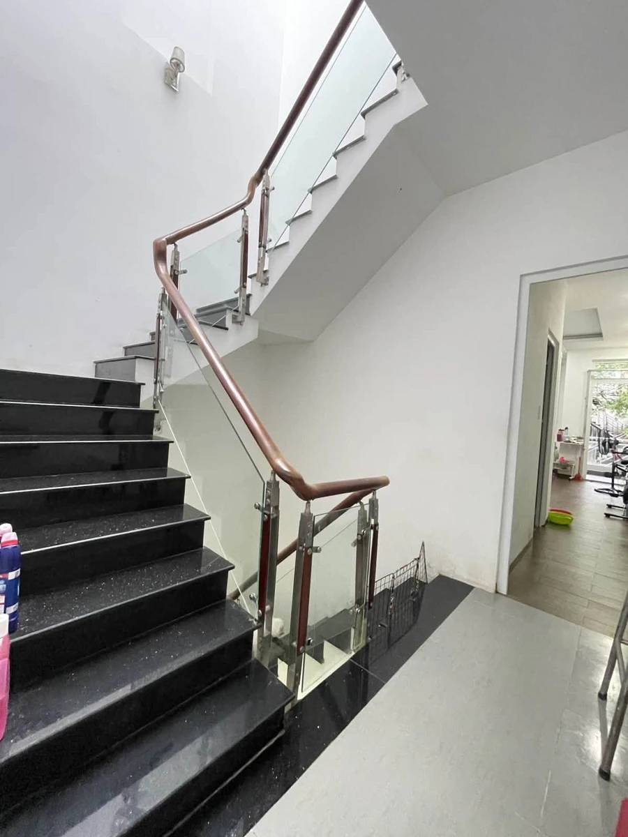 Bán nhà mặt tiền kinh doanh 110m2, 3 phòng ngủ, Quận 3 - Ảnh thu nhỏ 3