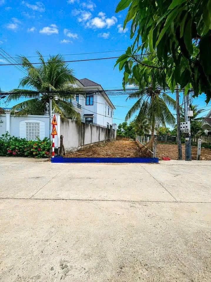 Bán đất mặt tiền 184m² Sân Bia, Phường Phú Tân, Bến Tre - Ảnh 1