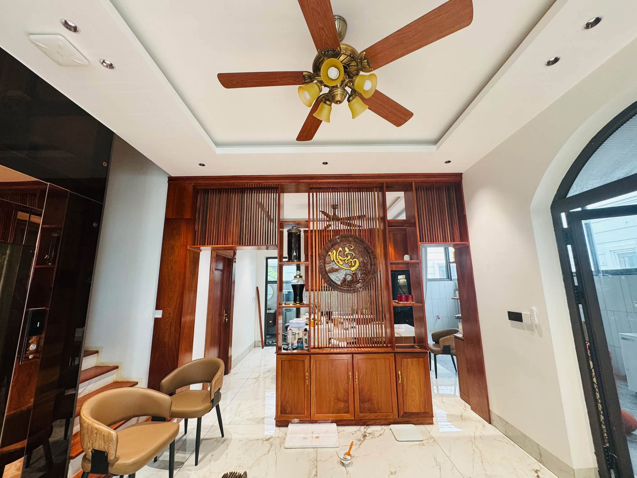 Bán biệt thự 6PN5WC 220m2 full nội thất Vinhomes Heritage - Ảnh thu nhỏ 4