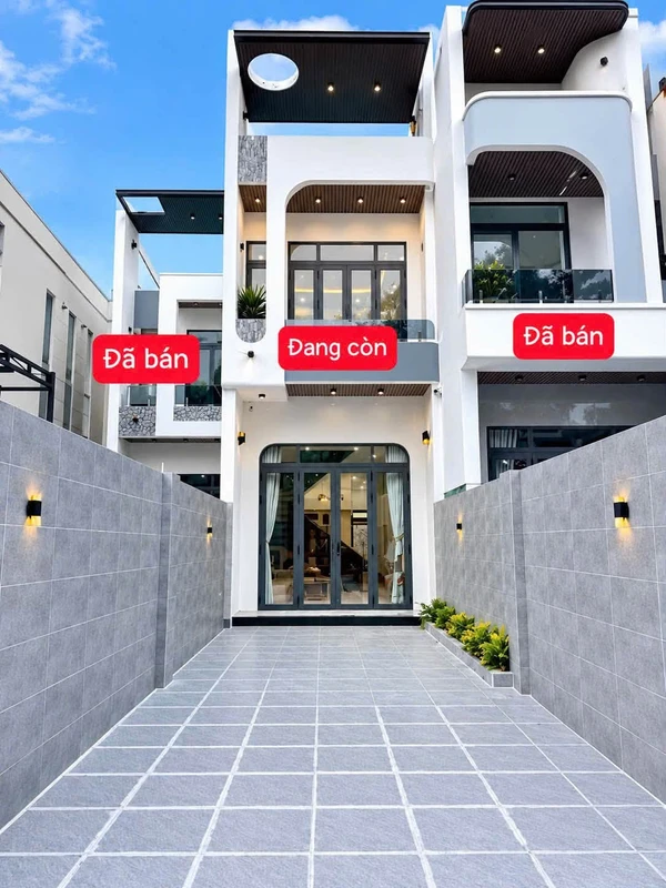 Bán nhà phố 1 trệt 1 lầu 4PN, 4x33m, sân ô tô rộng tại KP7 Tân Phong, Biên Hòa
