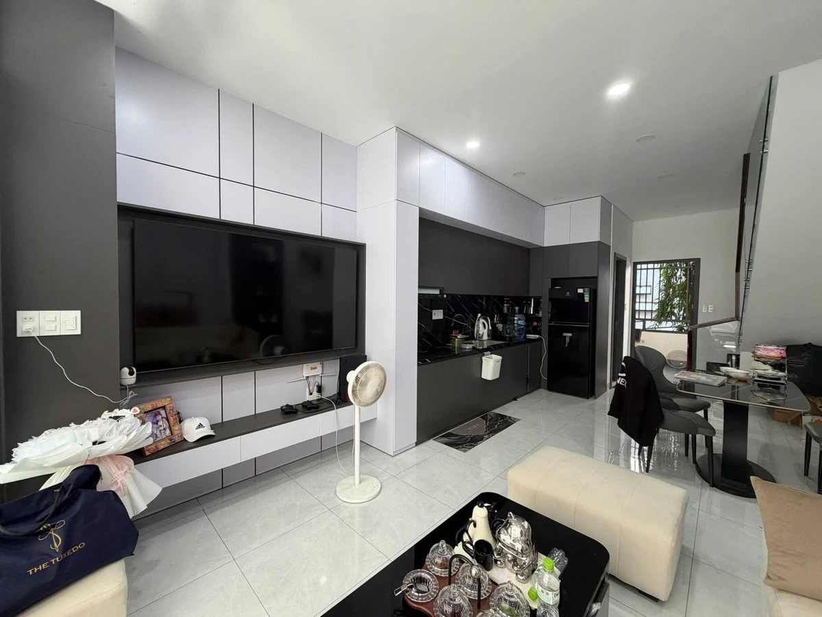 Bán nhà phố 3PN full nội thất 120m² Tân Lợi, Bình Tân - Ảnh thu nhỏ 2