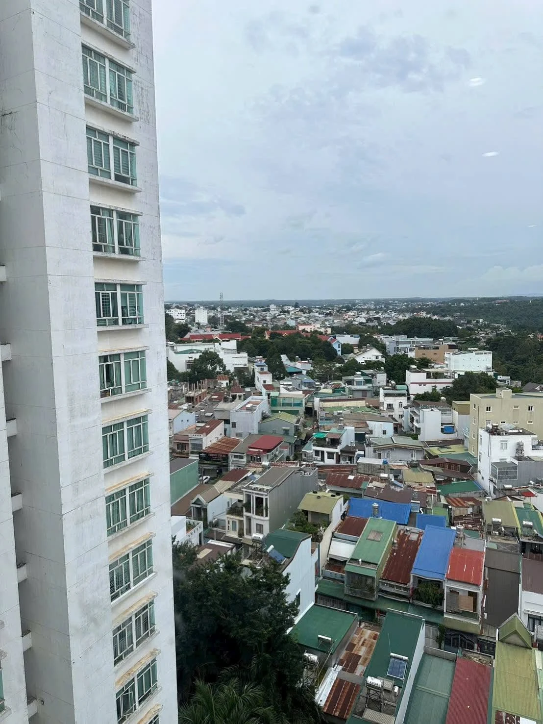 Bán căn hộ Hoàng Anh Gia Lai 101m2, 3PN, tầng 13 block C, view ngã 6 Buôn Ma Thuột - Ảnh 1