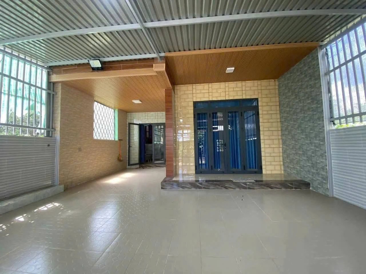 Bán nhà cấp 4 Hòa Long, TP Bà Rịa, 150m2, 2 phòng ngủ, giá 2,4 tỷ - Ảnh 1