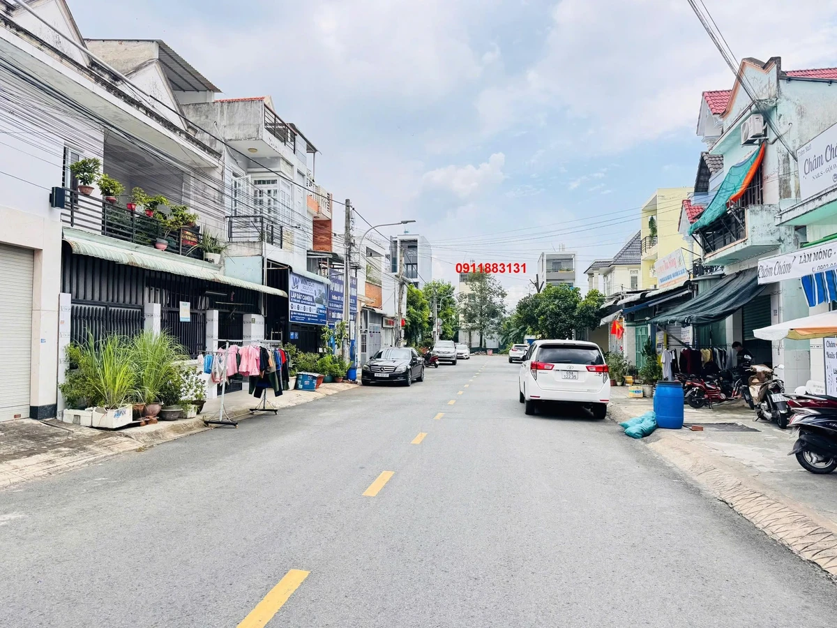 Bán nhà 100m² đường GS 17, Dĩ An, 8.8 tỷ - Ảnh thu nhỏ 2