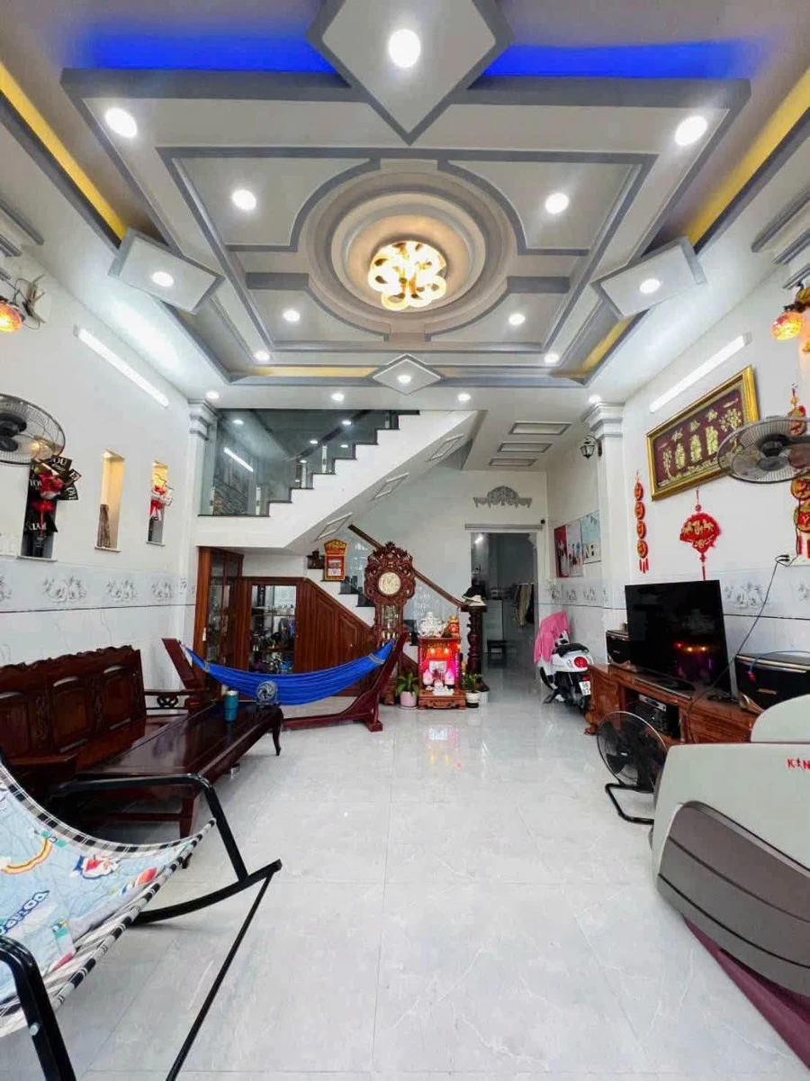 Bán nhà Rạch Giá, 91 m², 3 PN, 3 tỷ 050 triệu - Ảnh thu nhỏ 2