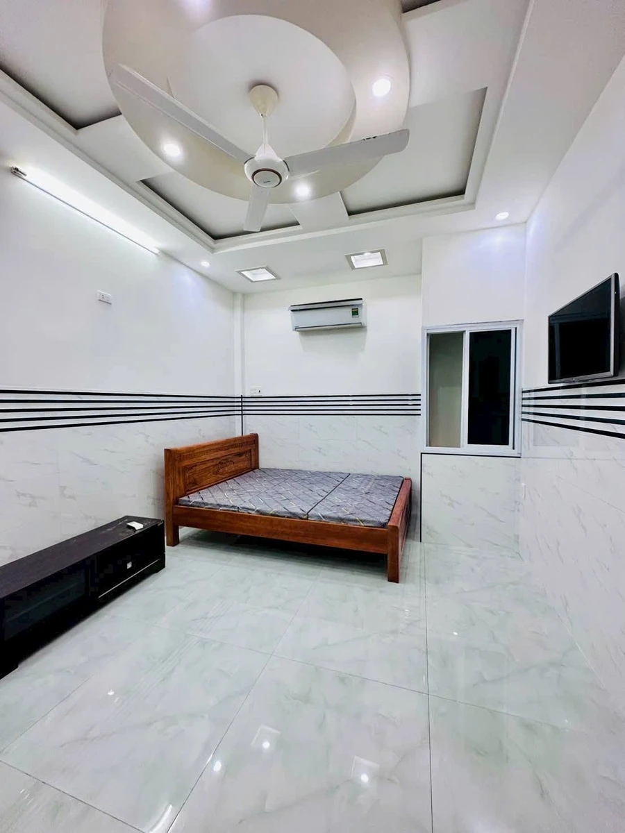 Nhà 3 tầng mặt tiền Xuân Thuỷ 52m2, 3 phòng ngủ - 4 tỷ 320 - Ảnh thu nhỏ 2