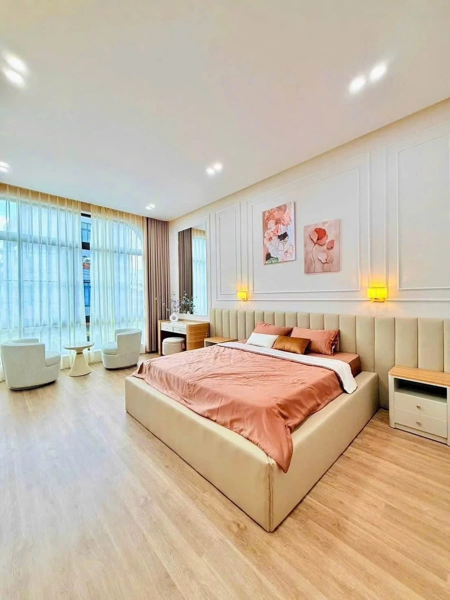 Nhà 3 tầng mặt tiền Quận 1, 84.6m² full nội thất - Ảnh thu nhỏ 4