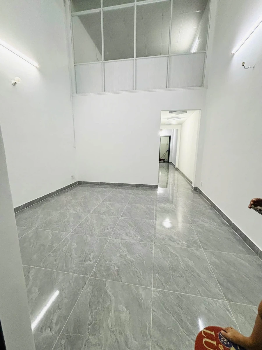 Bán nhà gác lửng 4x16m, 2PN, Khu 8 Phú Hòa, Thủ Dầu Một, giá 2,39 tỷ - Ảnh thu nhỏ 2