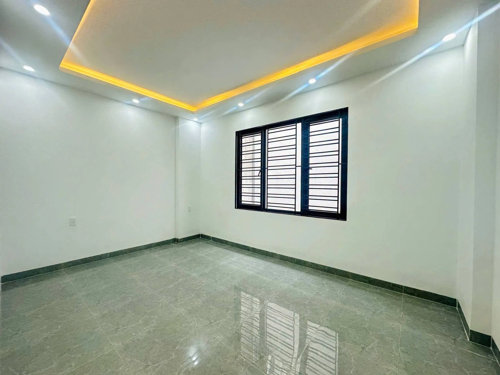 Bán nhà mặt ngõ 50m² 4 tầng 4PN Quận 12, 4 tỷ 250 - Ảnh 1