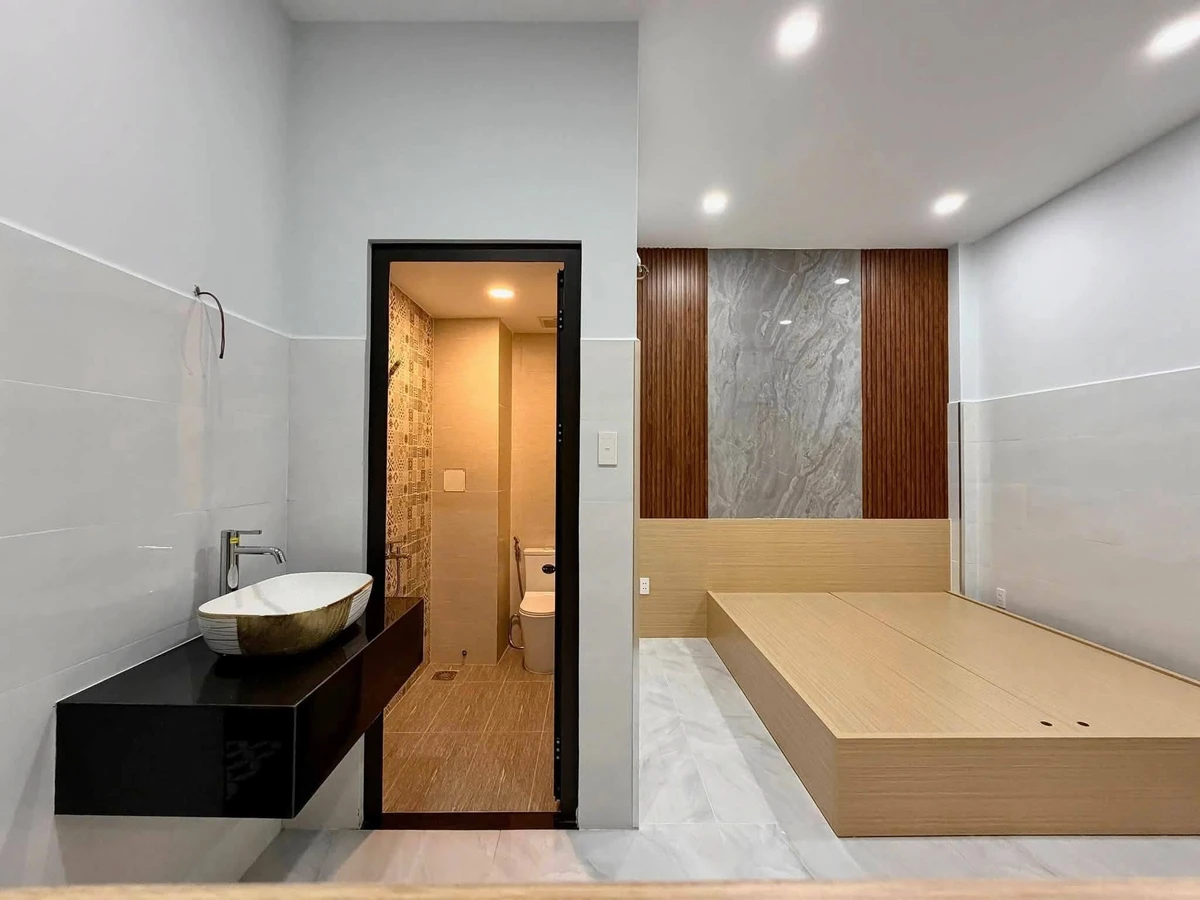 Nhà bán 4 tầng 6PN đầy đủ nội thất Phạm Văn Hai, Tân Bình - Ảnh thu nhỏ 4