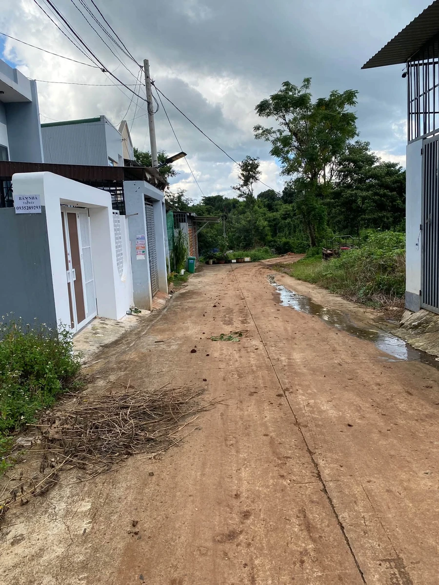 Bán đất hẻm 473 Y Moan, Buôn Ma Thuột, 5x23m, giá 1,79 tỷ - Ảnh thu nhỏ 2