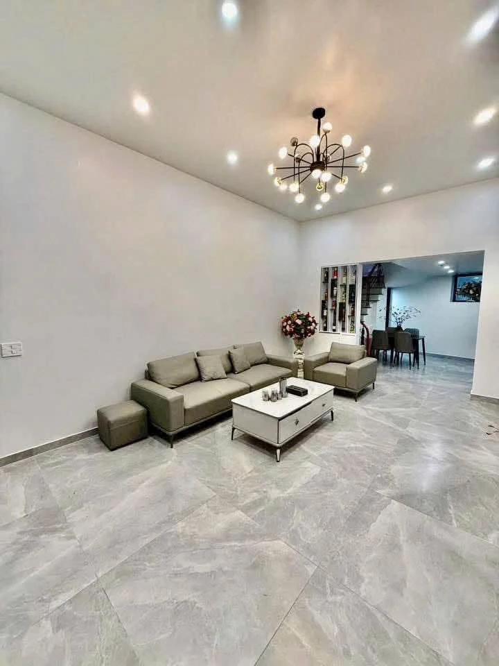 Bán nhà 3.5 tầng 56m2, 4 phòng ngủ, đường Hồ Sen, Hải Phòng - Ảnh thu nhỏ 2