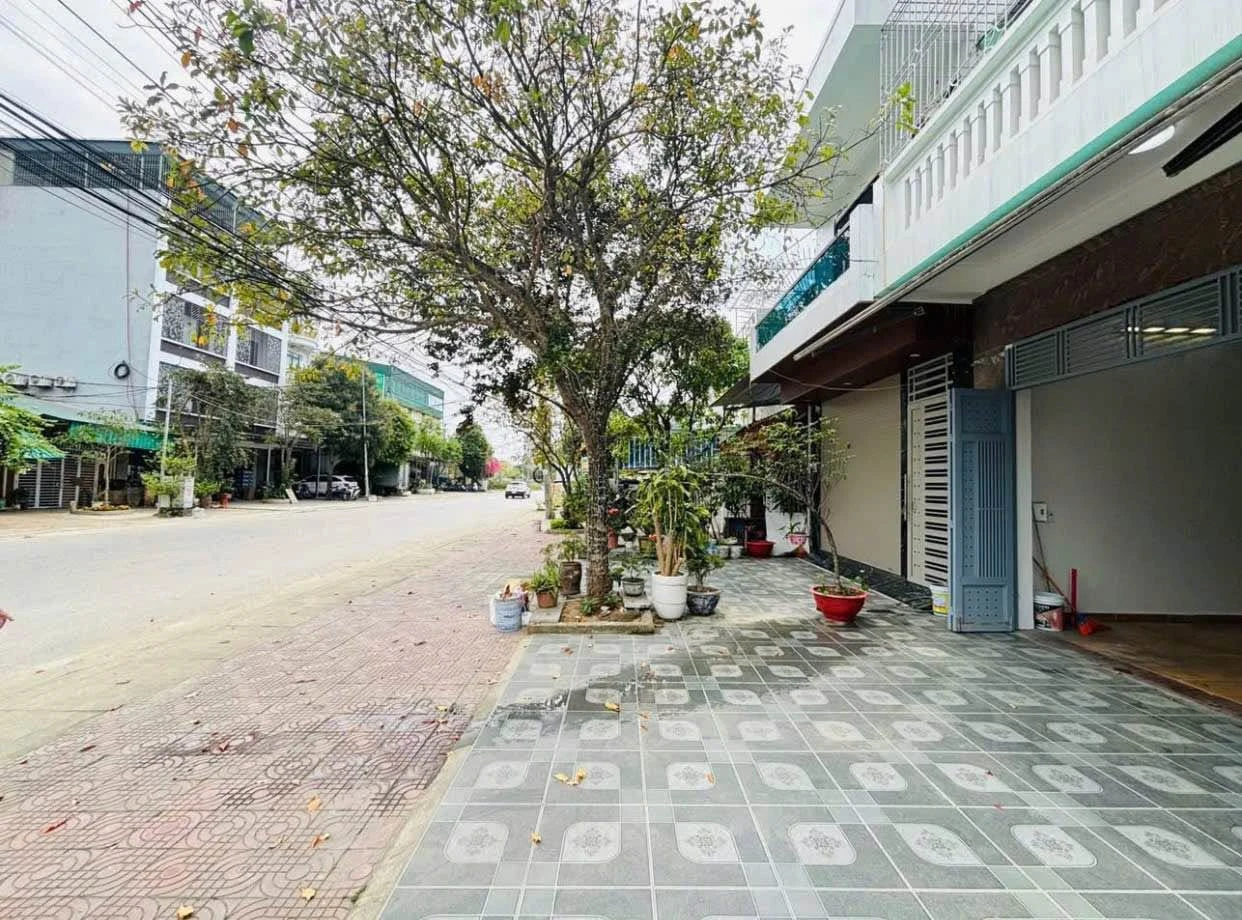 Bán nhà 4 tầng 100m² mặt tiền 5m Lý Nam Đế - Ảnh 1
