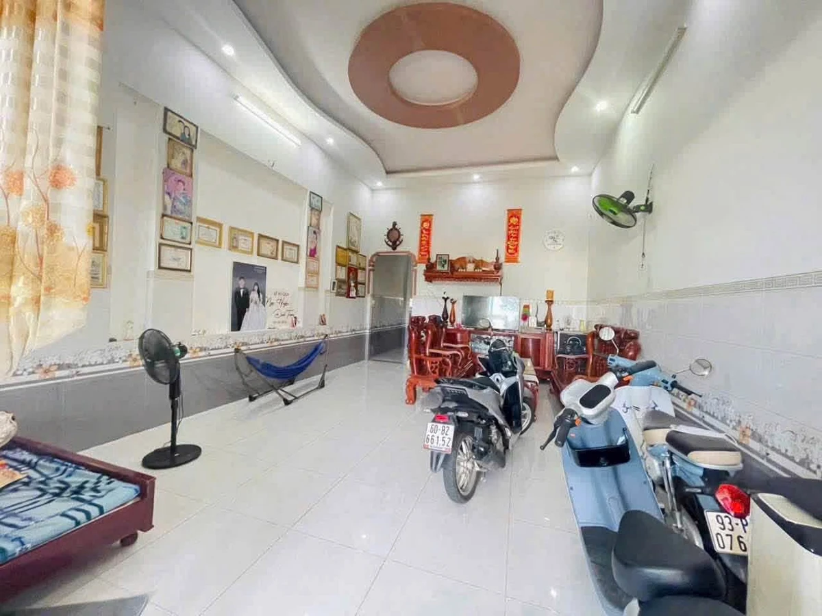 Bán nhà mặt tiền Lê Lợi, Đồng Xoài 125m2, 2 phòng ngủ - Ảnh thu nhỏ 2