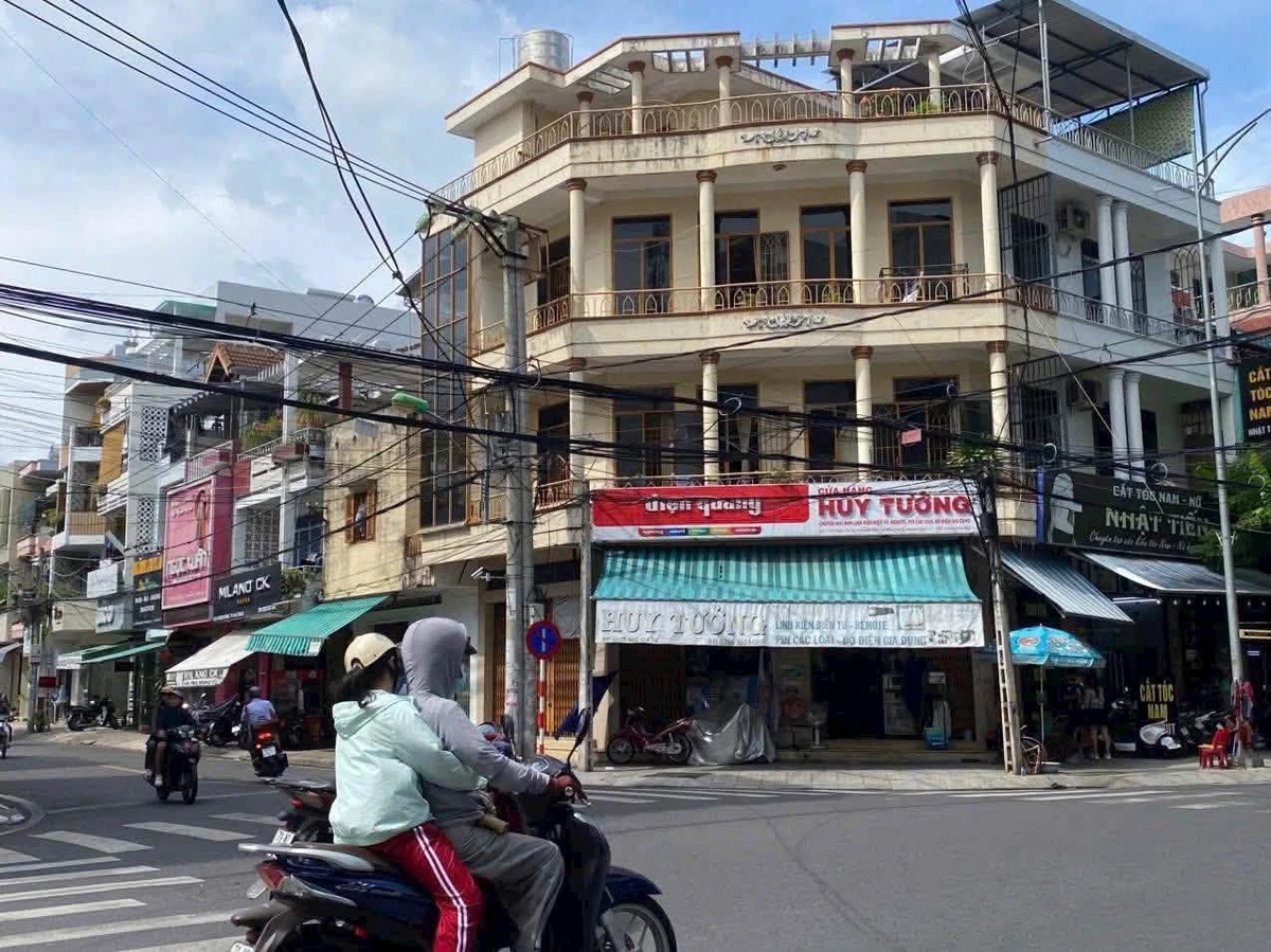 Bán nhà góc 3 tầng 91.5m² Bạch Đằng & Ngô Gia Tự Nha Trang 24.7 tỷ - Ảnh thu nhỏ 2