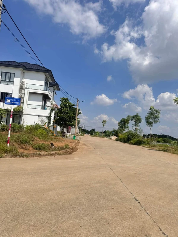 Bán lô đất 120m2 mặt tiền 6m Ninh Phúc