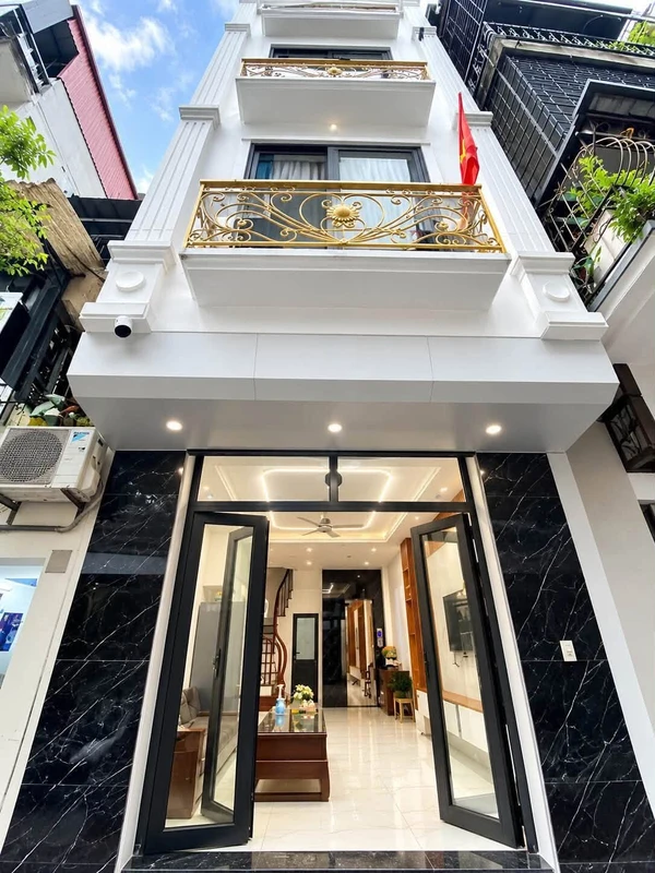 Bán nhà phố Bà Triệu 150m2 5 tầng, 9 tỷ