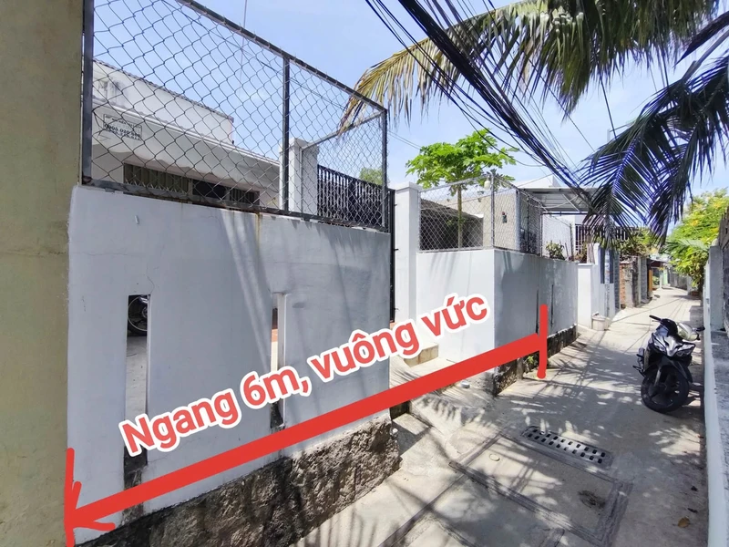 Bán nhà 2 tầng 116,3m2, 5 phòng ngủ gần chợ Bình Tân, Nam Nha Trang giá 2,5 tỷ