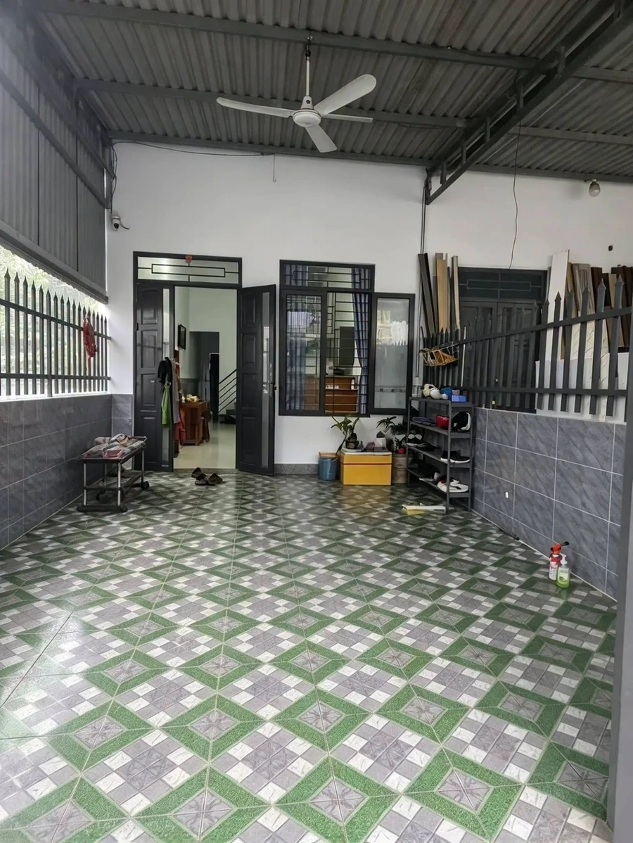 Bán nhà sổ riêng 83m² 2 phòng Tân Hạnh Dĩ An - Ảnh 1