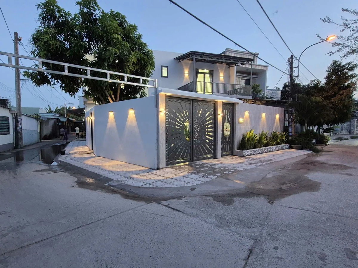 Bán biệt thự góc mặt tiền 210m² Rạch Giá Kiên Giang - Ảnh 1