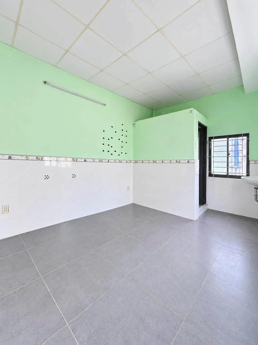 Bán nhà phố 2 tầng 8,1m x 3,33m gần Quận 1, Phan Xích Long, giá 4 tỷ - Ảnh thu nhỏ 4