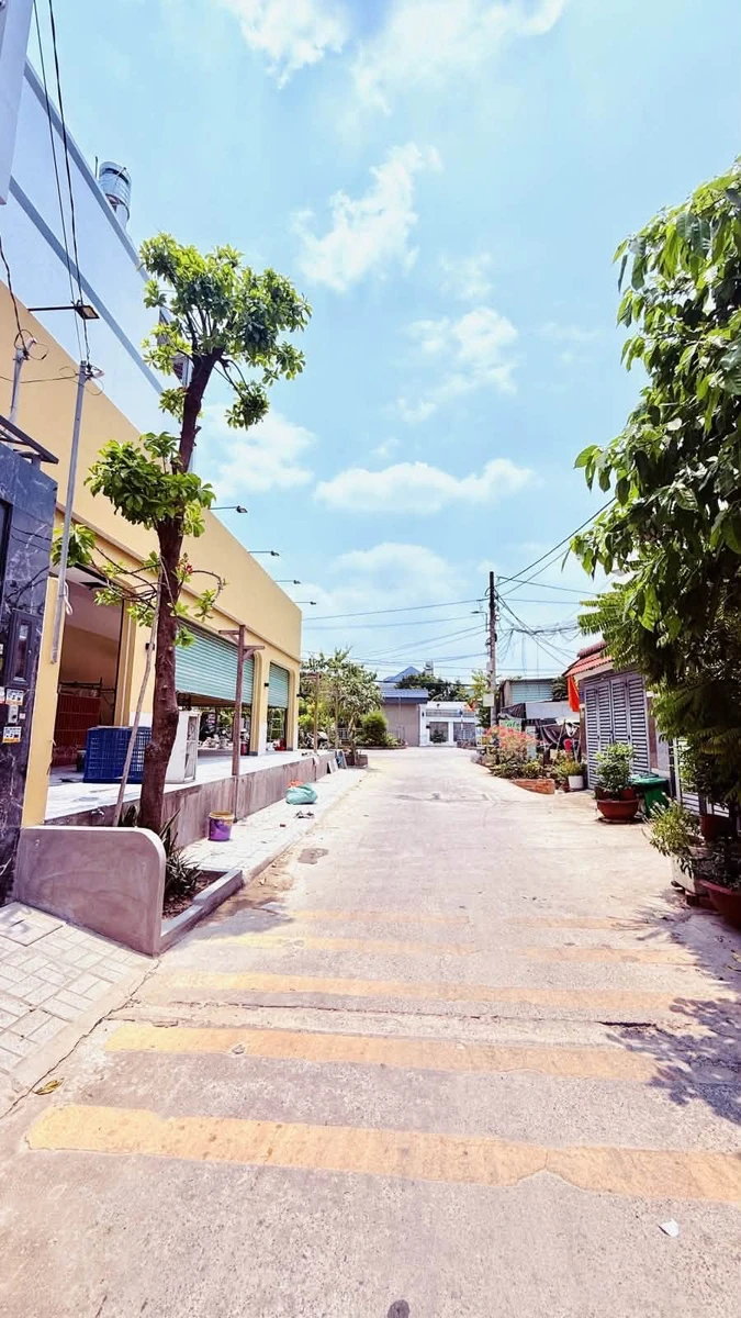 Bán nhà mặt tiền Thạnh Lộc 39, 60m2, 4 tầng, giá 6,35 tỷ, Quận 12 - Ảnh 1